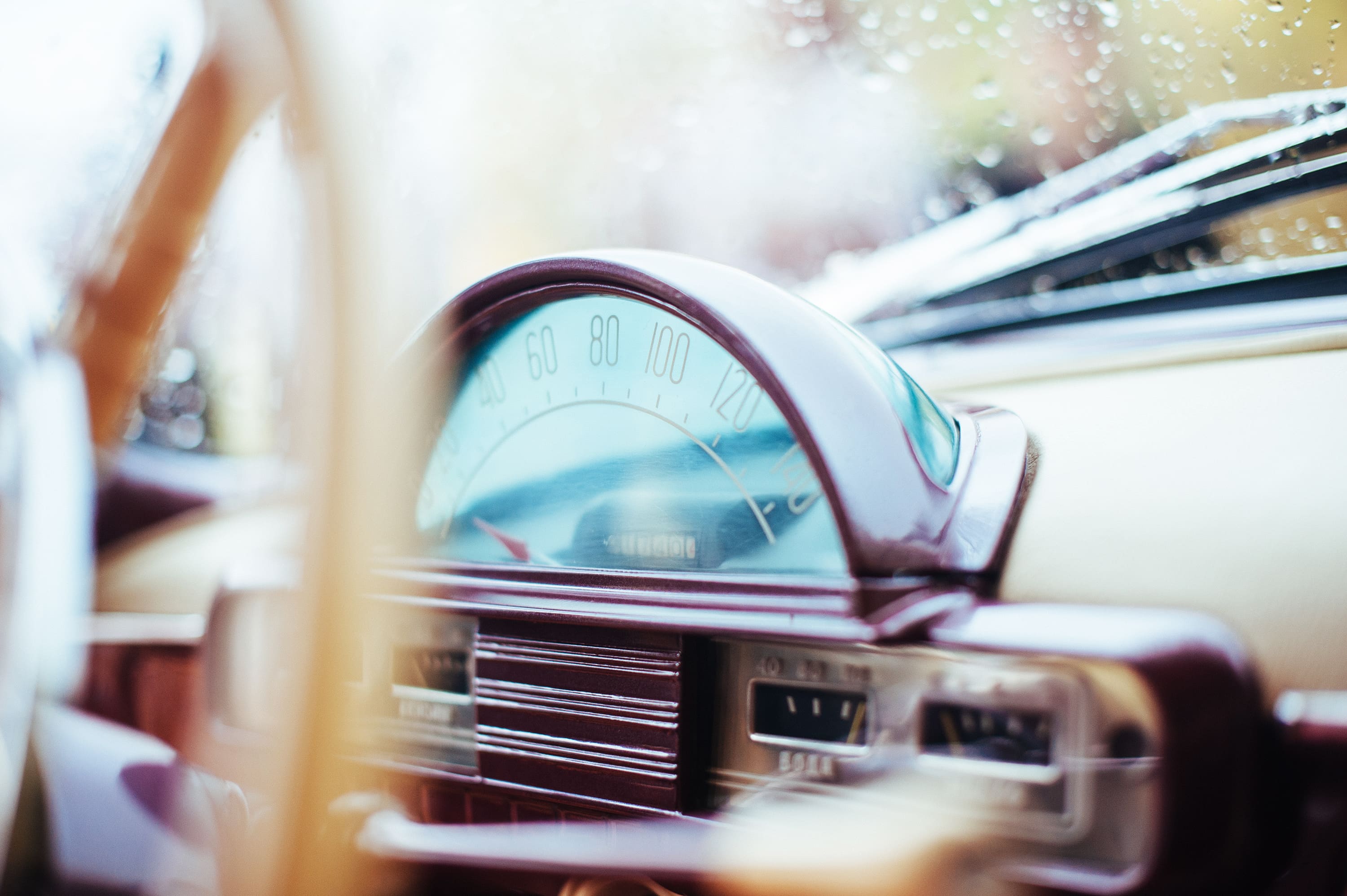 Imagen principal de 5 inventos que revolucionaron la historia del automóvil